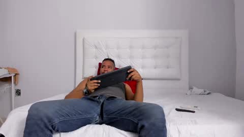 Lucas online show from February 28, 1:37 am