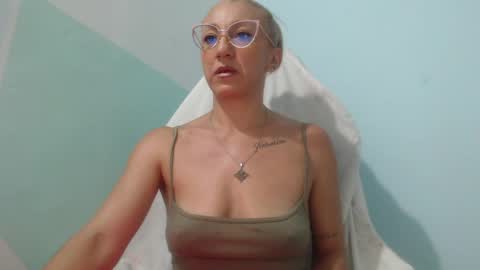 massiel ferreti online show from April 13, 11:20 pm