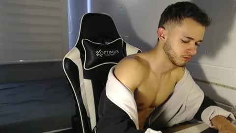 massimo online show from December 9, 3:54 pm