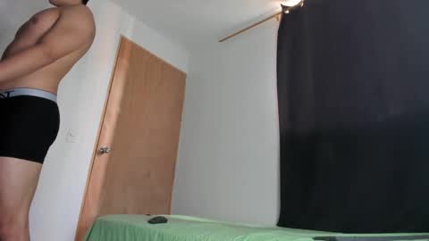 Snapshot of master_dominant_777 chatting on October 3, 8:39 pm master_dominant_777 online show from October 3, 8:39 pm