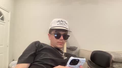 Snapshot of masterjizz1_0 chatting on September 11, 4:03 am masterjizz1_0 online show from September 11, 4:03 am