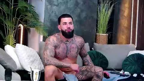 masterkingofmuscle online show from December 2, 10:08 pm