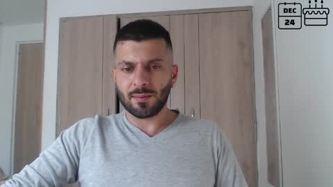 Snapshot of masterofinfatuation chatting on December 19, 8:23 pm   online show from December 19, 8:23 pm