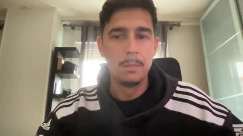 Aaron online show from October 29, 8:16 am