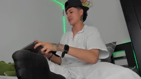 mateo_escobar online show from November 22, 2:10 am