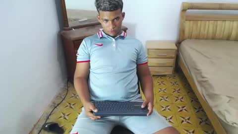 mathews__ online show from December 20, 3:46 am