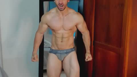 Snapshot of mathews_smith chatting on October 22, 12:29 pm mathews_smith online show from October 22, 12:29 pm