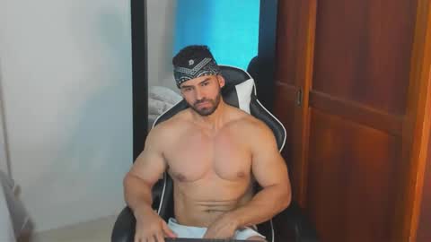 Snapshot of mathews_smith chatting on October 5, 4:03 pm mathews_smith online show from October 5, 4:03 pm
