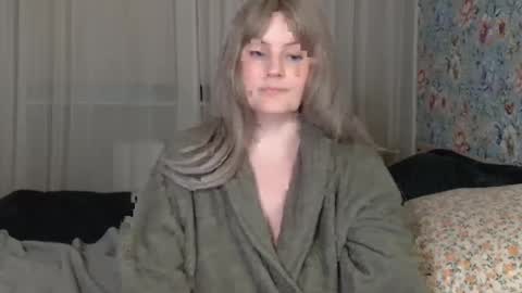 mathilde_solveig online show from December 29, 3:57 pm