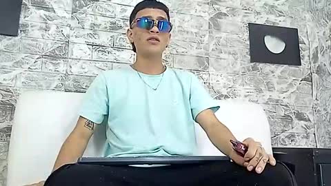 matius_montes online show from October 12, 8:10 pm