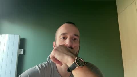 M online show from November 17, 1:46 pm