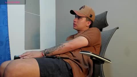 mattiwsmorris_ online show from December 1, 10:08 pm