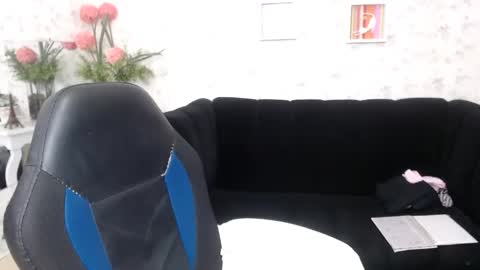 Snapshot of mature_martina_ chatting on February 15, 8:54 am Martina online show from February 15, 8:54 am