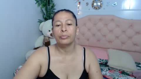 Snapshot of mature_martina_ chatting on September 21, 6:12 pm Martina online show from September 21, 6:12 pm