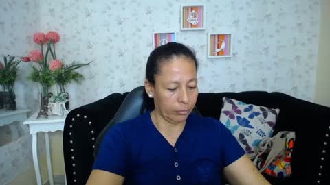 Snapshot of mature_martina_ chatting on February 17, 11:33 pm Martina online show from February 17, 11:33 pm