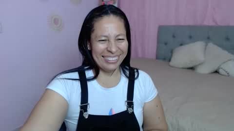Snapshot of mature_martina_ chatting on October 10, 12:16 am Martina online show from October 10, 12:16 am