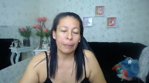 Snapshot of mature_martina_ chatting on February 16, 8:54 am Martina online show from February 16, 8:54 am