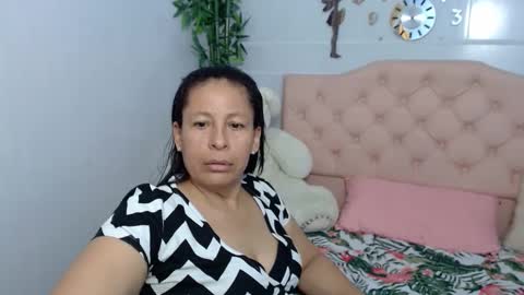 Snapshot of mature_martina_ chatting on September 16, 10:57 pm Martina online show from September 16, 10:57 pm