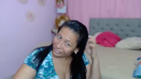 Snapshot of mature_martina_ chatting on October 23, 11:16 pm Martina online show from October 23, 11:16 pm
