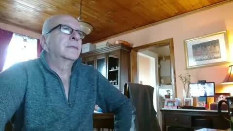Maurice online show from February 15, 2:55 pm