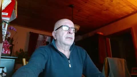 Maurice online show from March 1, 9:51 am