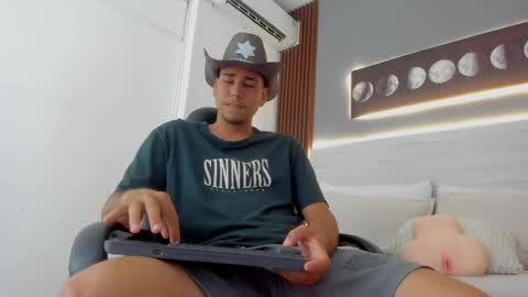 mauro_boy online show from June 8, 7:59 pm