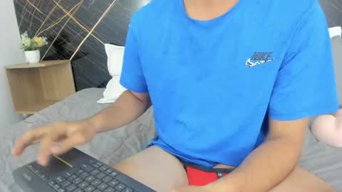 mauro_boy online show from June 6, 9:09 pm