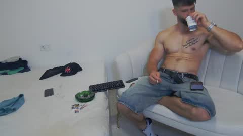 mauro_real_man online show from June 16, 7:18 pm