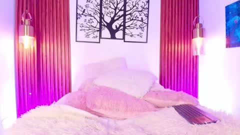 Max online show from February 22, 2:20 pm