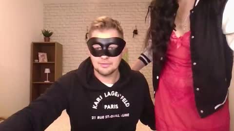 Max  Aliya online show from October 7, 7:26 am