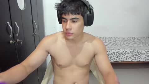 Max online show from February 24, 4:21 pm