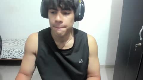 Max online show from December 1, 11:25 pm