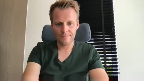 Max take off clothes online show from September 12, 11:45 am