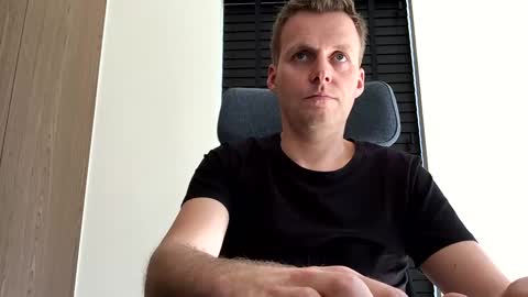 Max take off clothes online show from February 18, 11:22 am