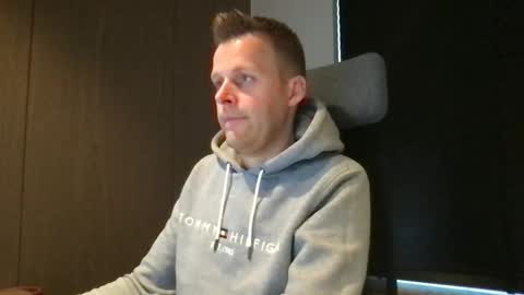 Max take off clothes online show from January 28, 7:43 am