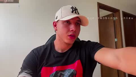 max_valiant1 online show from June 14, 3:03 pm