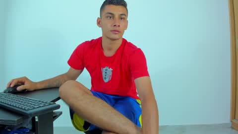 MAX     online show from May 10, 11:27 am