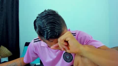 MAX     online show from November 19, 8:35 am