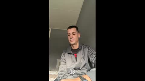 Max online show from December 23, 1:03 pm