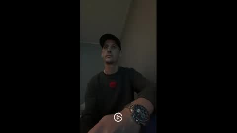 Max online show from January 3, 6:14 pm