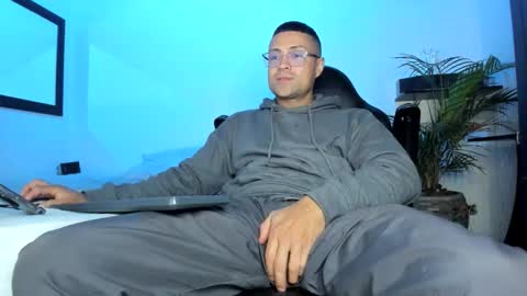 MAXI      online show from January 10, 2:39 am