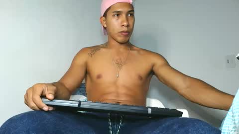 Maximo Aron Vega online show from December 19, 8:37 pm