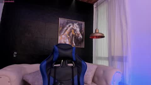 Snapshot of maximo_wolf1 chatting on October 11, 8:12 pm Maximo Wolf online show from October 11, 8:12 pm