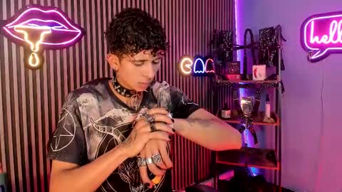 MAXIMO online show from May 12, 3:04 am