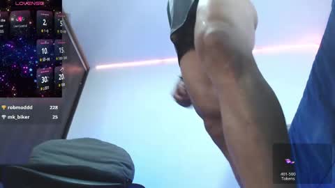 Independent Model online show from March 30, 4:45 am