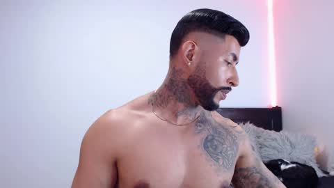 Snapshot of maximus_golden chatting on October 12, 5:00 am Independent Model online show from October 12, 5:00 am
