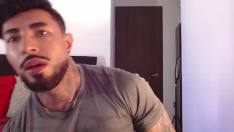 Independent Model online show from June 22, 2:39 am
