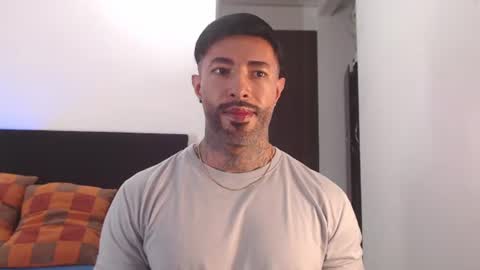Independent Model online show from July 26, 5:05 am