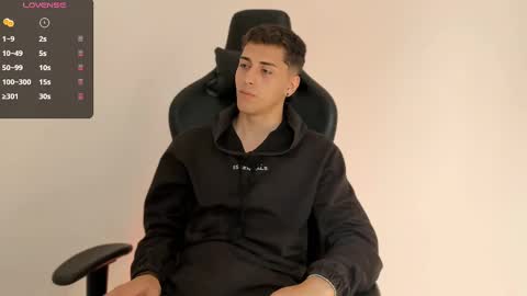 M A X online show from March 1, 3:27 pm