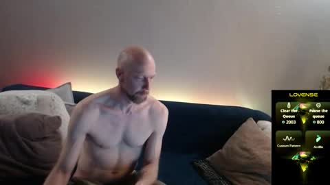 MaxRouger online show from December 14, 2:51 am